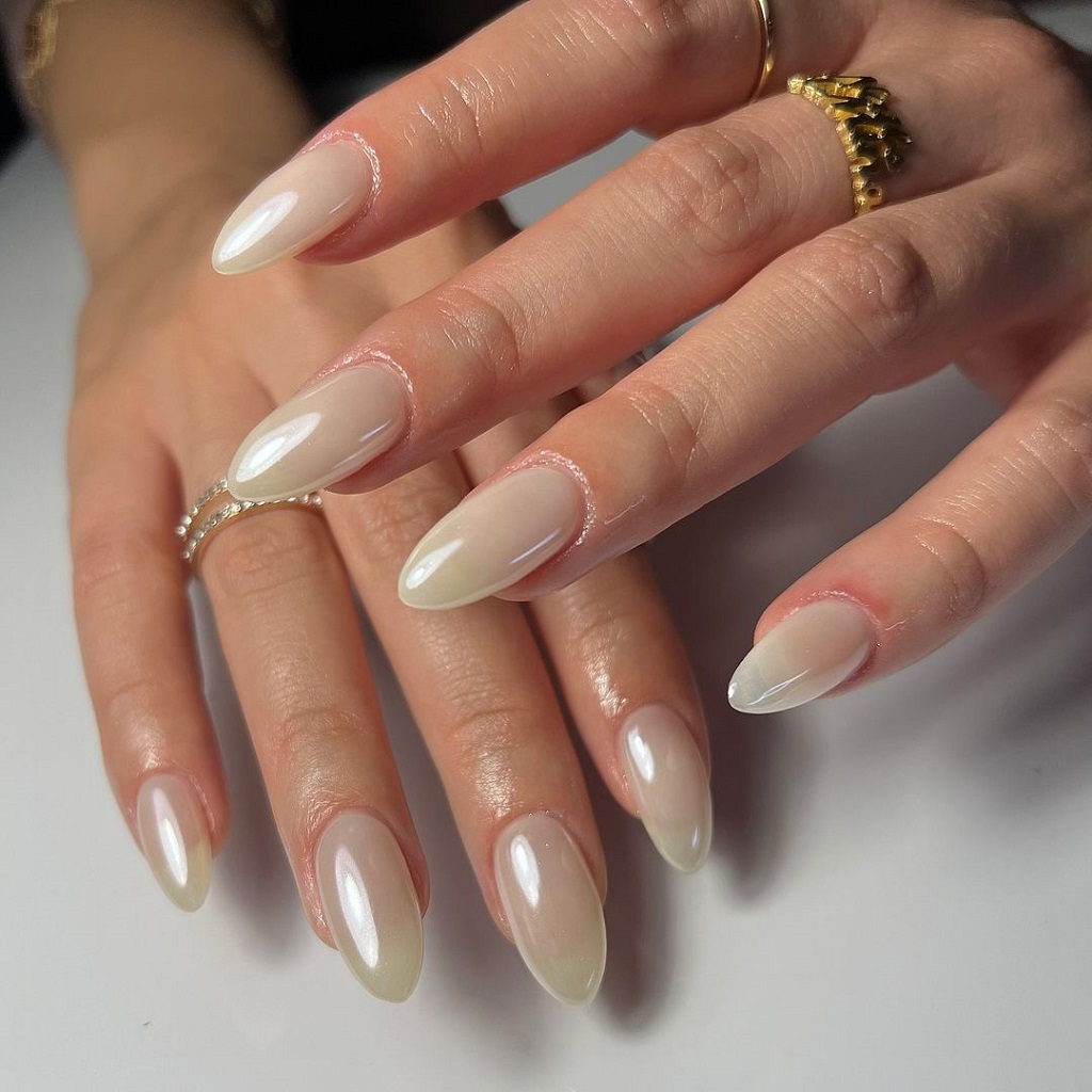 Maximum Inspo for Minimalist Nail Art